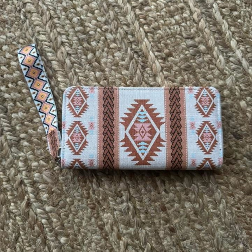 Women’s white western BoHo wallet